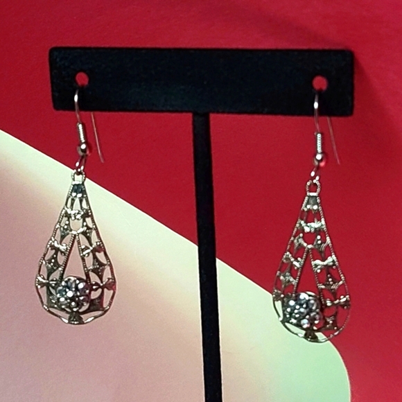 Vintage Silver Tone Drop Earrings - Picture 12 of 16